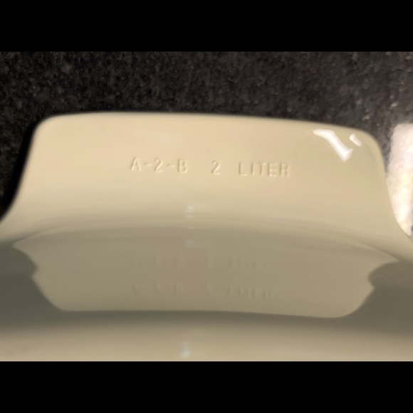 Corningware beige Symphony 2 lt casserole dish & Pyrex Fireside Tint Glass lid - Picture 5 of 7